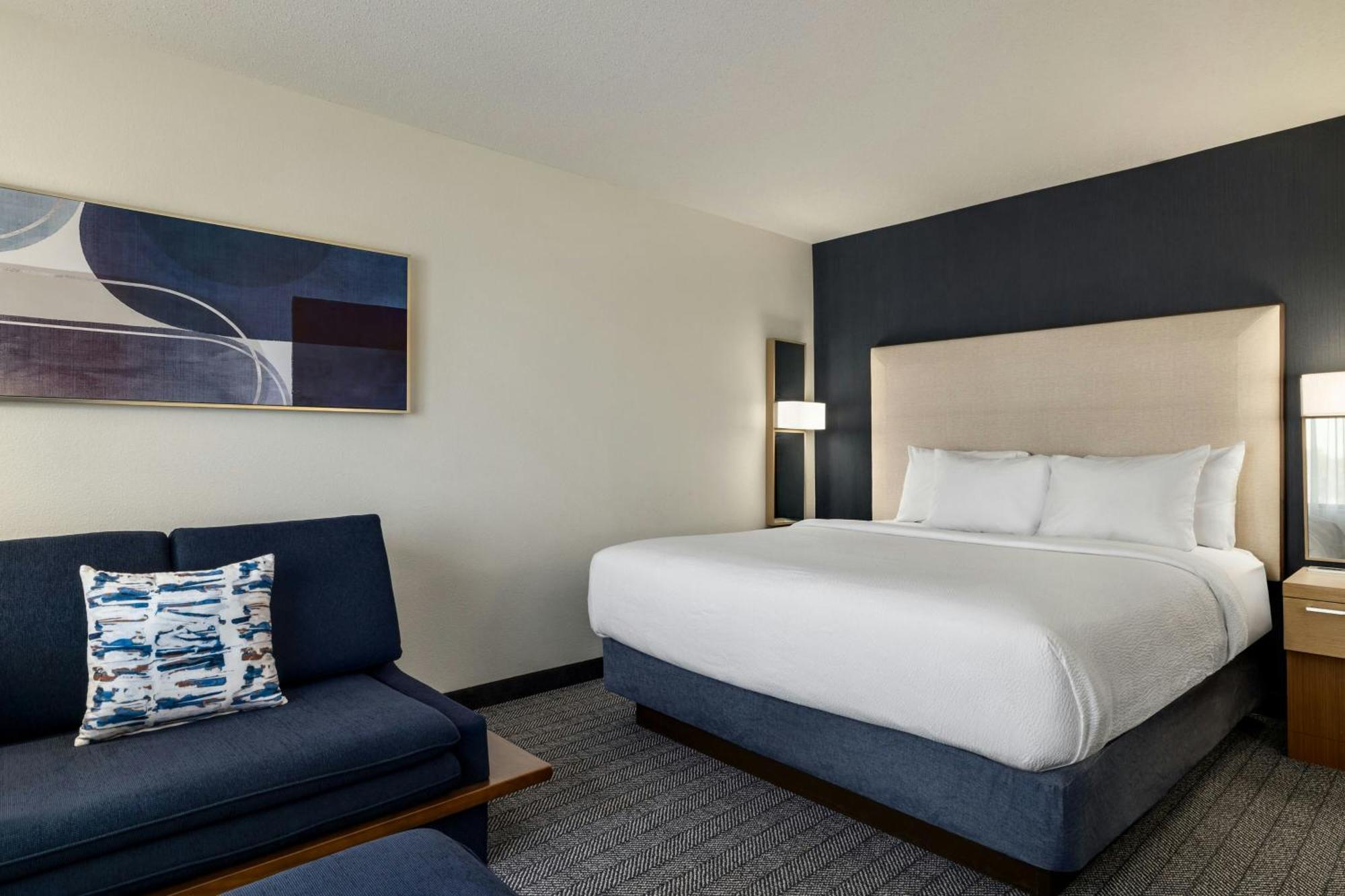 Courtyard Richmond Честер Экстерьер фото