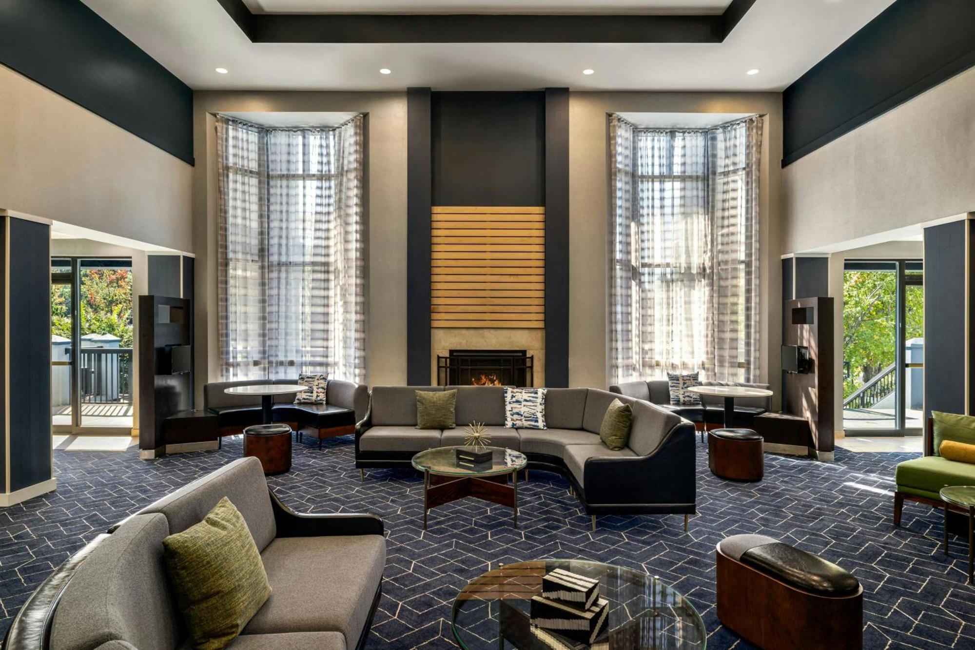 Courtyard Richmond Честер Экстерьер фото