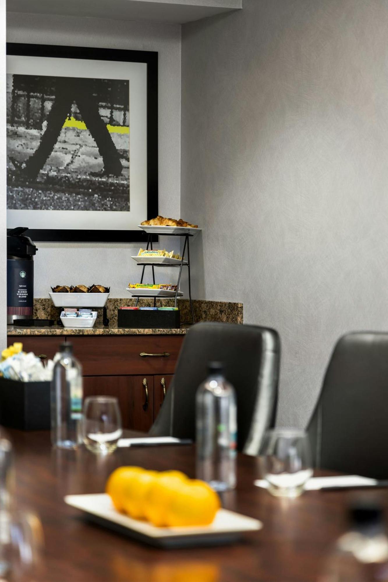 Courtyard Richmond Честер Экстерьер фото