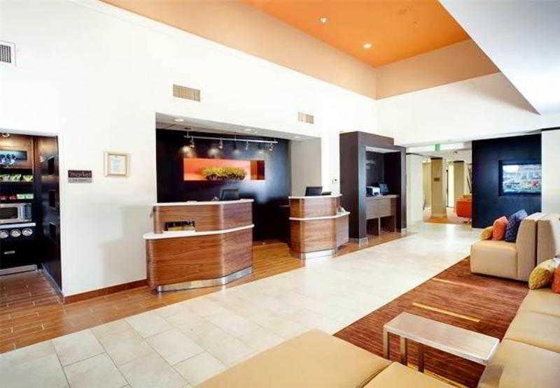 Courtyard Richmond Честер Интерьер фото
