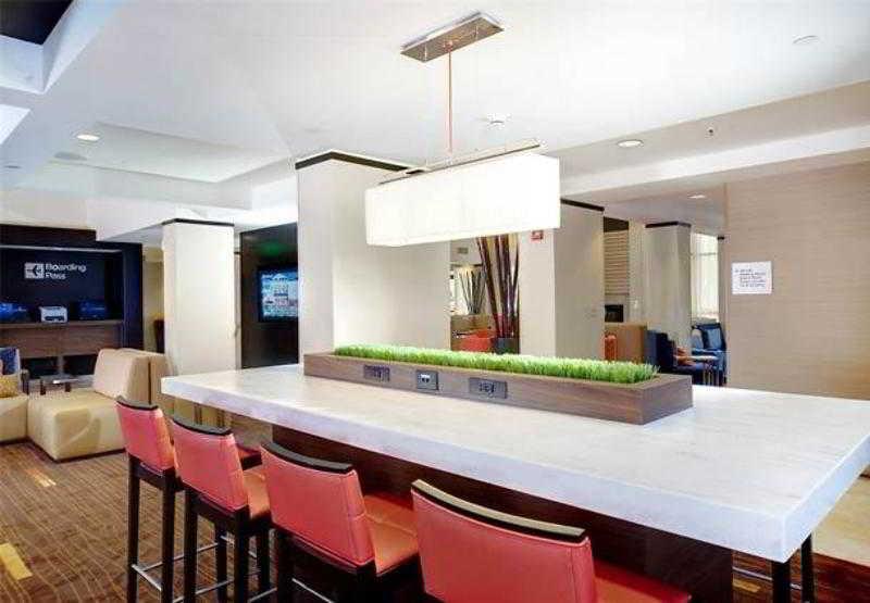 Courtyard Richmond Честер Номер фото
