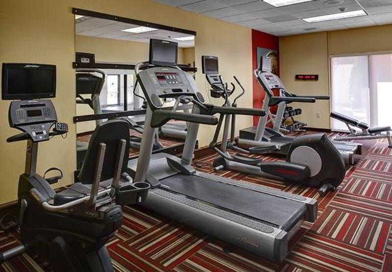 Courtyard Richmond Честер Экстерьер фото