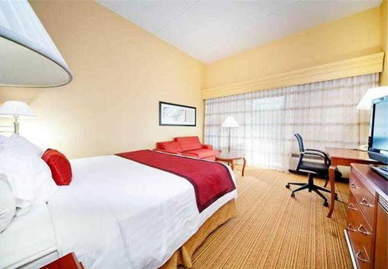 Courtyard Richmond Честер Номер фото